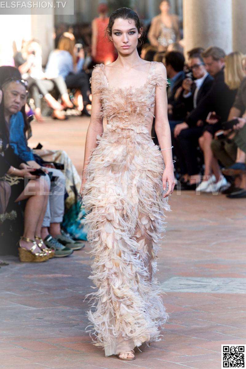alberta-ferretti-mfw-spring-summer-2018-els-fashiontv-007.jpg
