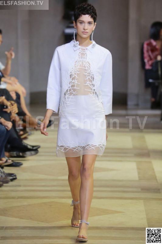 Carolina Herrera SS 2016 NYFW access to view full gallery. #CarolinaHerrera #nyfw15