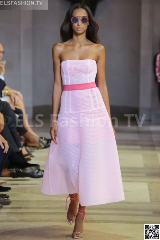 Carolina Herrera SS 2016 NYFW access to view full gallery. #CarolinaHerrera #nyfw15 Carolina Herrera SS 2016 NYFW access to view full gallery. #CarolinaHerrera #nyfw15