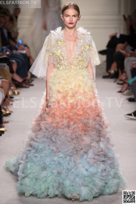 Marchesa SS 2016 NYFW access to view full gallery. #Marchesa #nyfw15