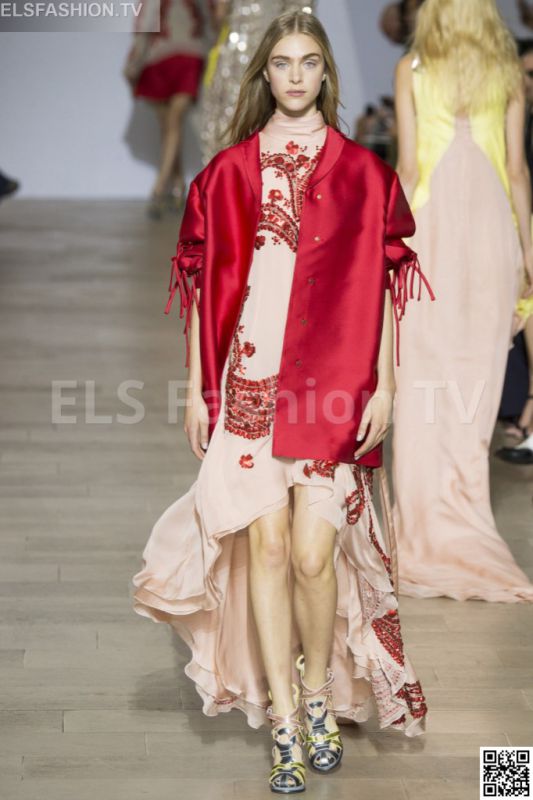 Antonio Berardi SS 2016 LFW access to view full gallery. #Antonioberardi #LFW15