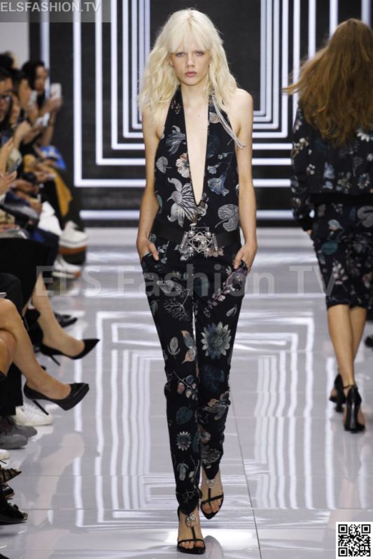 Versace versus SS 2016 LFW access to view full gallery. #Versusversace #LFW15