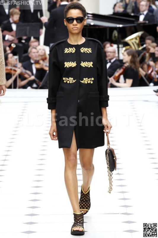 Burberry Prorsum SS 2016 LFW access to view full gallery. #BurberryProrsum #LFW15