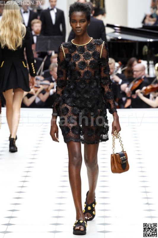 Burberry Prorsum SS 2016 LFW access to view full gallery. #BurberryProrsum #LFW15