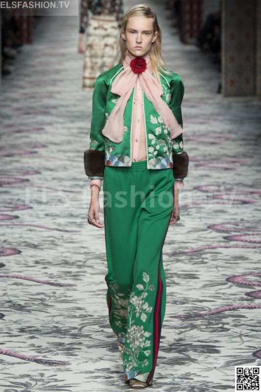 Gucci SS 2016 MFW access to view full gallery. #Gucci #MFW15 Gucci SS 2016 MFW access to view full gallery. #Gucci #MFW15