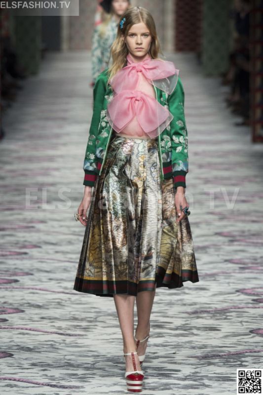 Gucci SS 2016 MFW access to view full gallery. #Gucci #MFW15 Gucci SS 2016 MFW access to view full gallery. #Gucci #MFW15