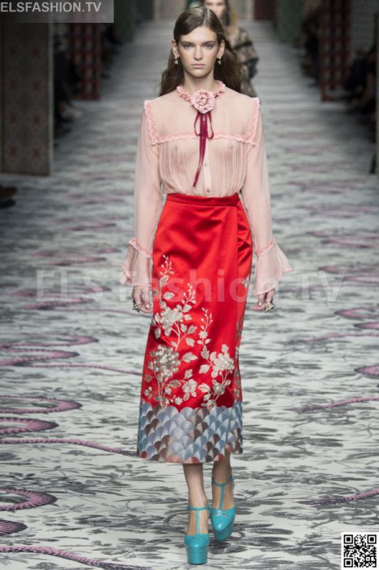 Gucci SS 2016 MFW access to view full gallery. #Gucci #MFW15 Gucci SS 2016 MFW access to view full gallery. #Gucci #MFW15
