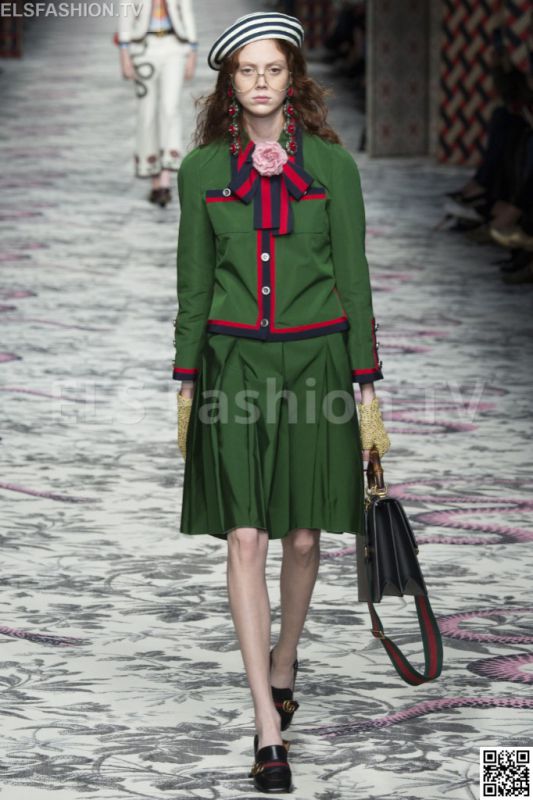 Gucci SS 2016 MFW access to view full gallery. #Gucci #MFW15