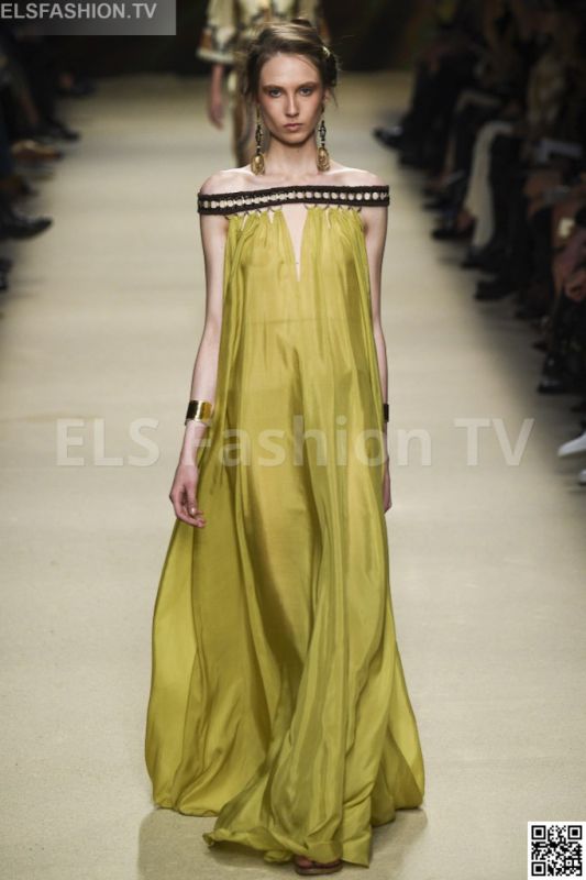 Alberta Ferretti SS 2016 MFW access to view full gallery. #Albertaferretti #MFW15