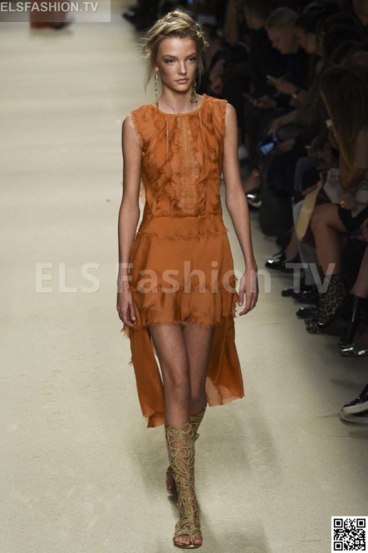 Alberta Ferretti SS 2016 MFW access to view full gallery. #Albertaferretti #MFW15