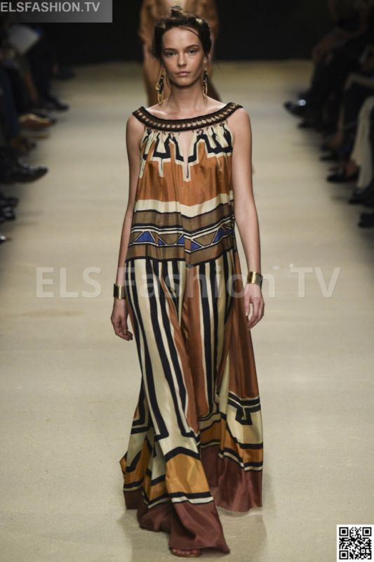 Alberta Ferretti SS 2016 MFW access to view full gallery. #Albertaferretti #MFW15 Alberta Ferretti SS 2016 MFW access to view full gallery. #Albertaferretti #MFW15