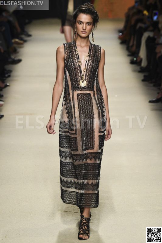 Alberta Ferretti SS 2016 MFW access to view full gallery. #Albertaferretti #MFW15