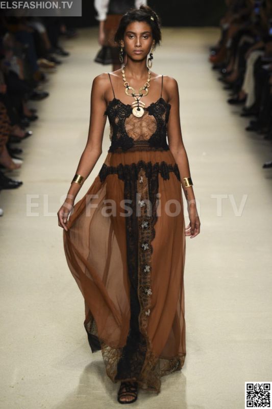 Alberta Ferretti SS 2016 MFW access to view full gallery. #Albertaferretti #MFW15