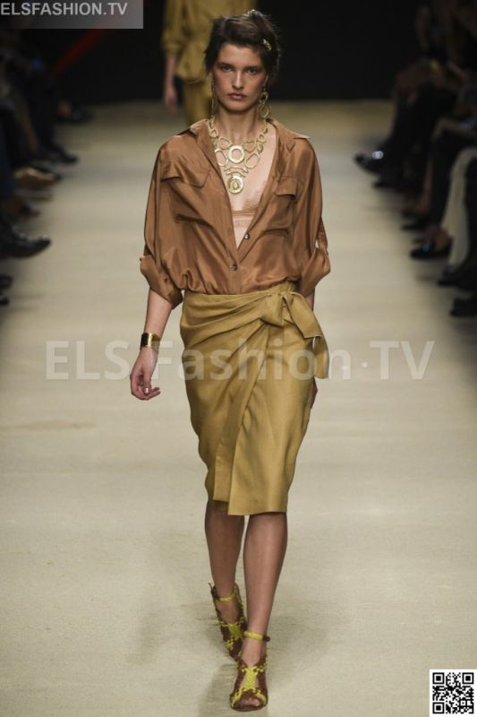 Alberta Ferretti SS 2016 MFW access to view full gallery. #Albertaferretti #MFW15