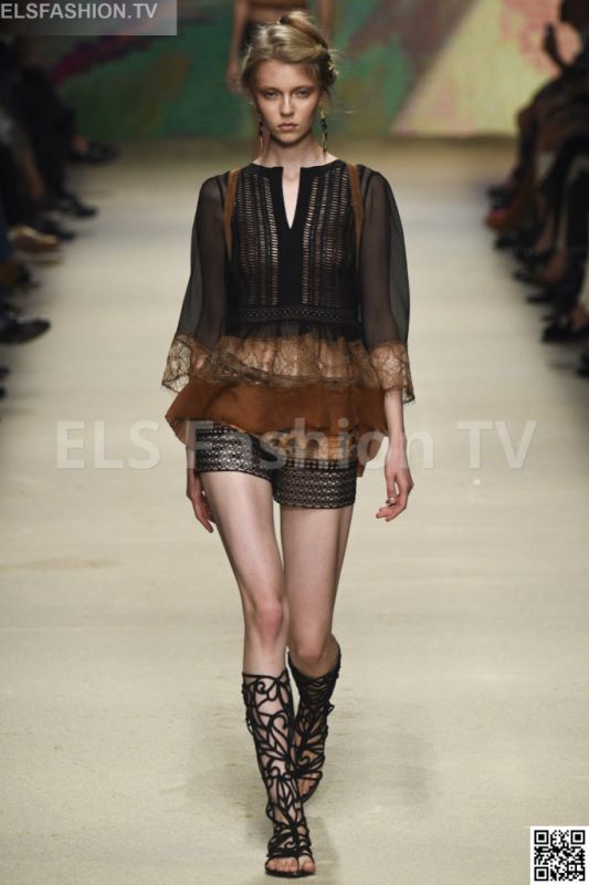 Alberta Ferretti SS 2016 MFW access to view full gallery. #Albertaferretti #MFW15