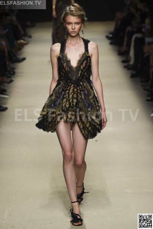 Alberta Ferretti SS 2016 MFW access to view full gallery. #Albertaferretti #MFW15