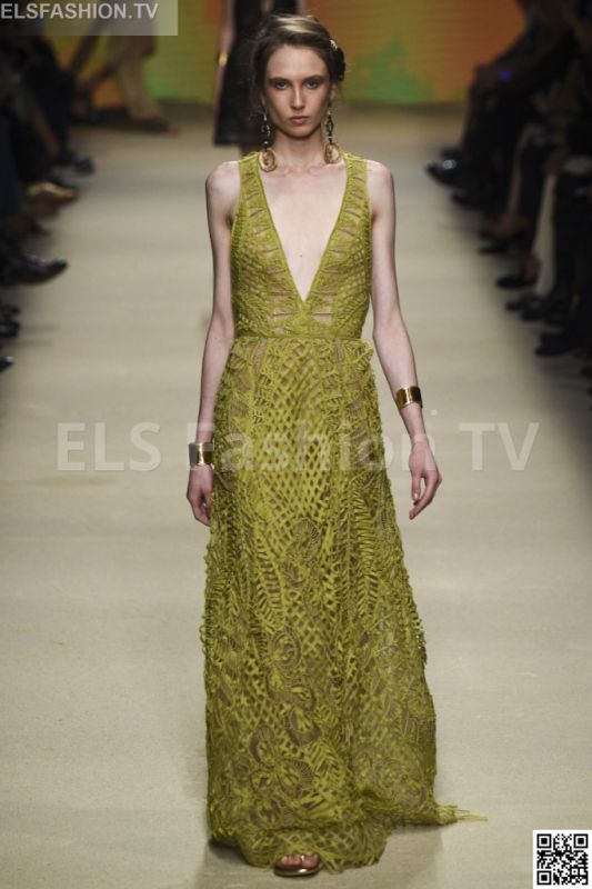 Alberta Ferretti SS 2016 MFW access to view full gallery. #Albertaferretti #MFW15