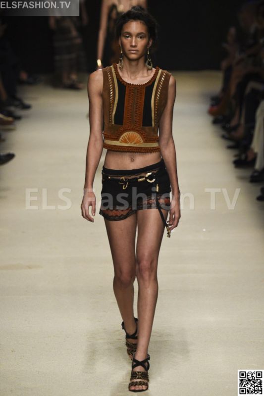 Alberta Ferretti SS 2016 MFW access to view full gallery. #Albertaferretti #MFW15 Alberta Ferretti SS 2016 MFW access to view full gallery. #Albertaferretti #MFW15