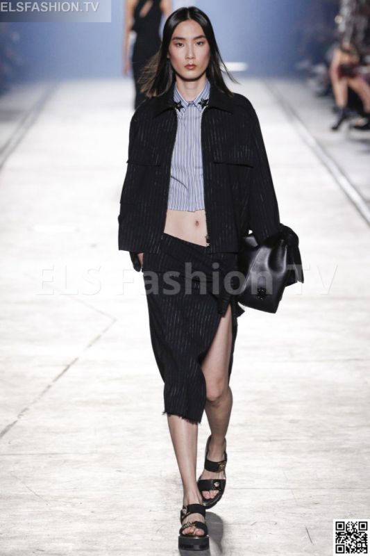 Versace SS 2016 MFW access to view full gallery. #Versace #MFW15 Versace SS 2016 MFW access to view full gallery. #Versace #MFW15