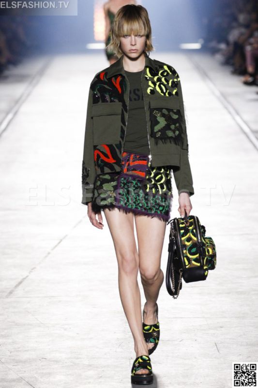 Versace SS 2016 MFW access to view full gallery. #Versace #MFW15 Versace SS 2016 MFW access to view full gallery. #Versace #MFW15