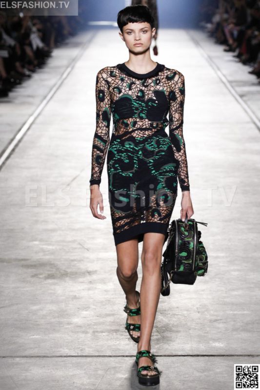 Versace SS 2016 MFW access to view full gallery. #Versace #MFW15 Versace SS 2016 MFW access to view full gallery. #Versace #MFW15