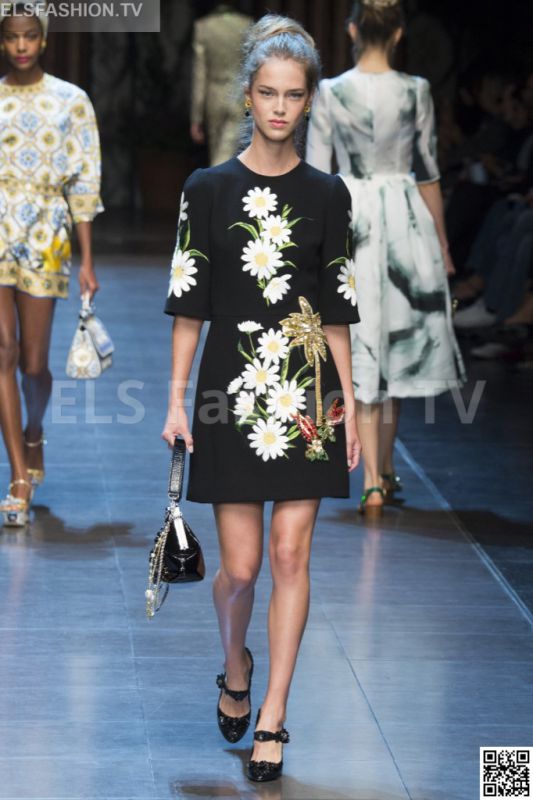 Dolce & Gabbana SS 2016 MFW access to view full gallery. #DolceandGabbana #MFW15