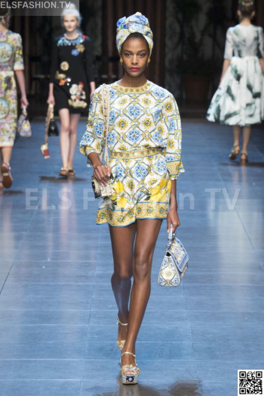 Dolce & Gabbana SS 2016 MFW access to view full gallery. #DolceandGabbana #MFW15