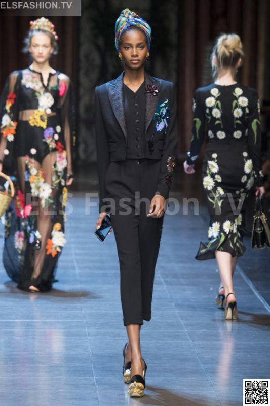 Dolce & Gabbana SS 2016 MFW access to view full gallery. #DolceandGabbana #MFW15