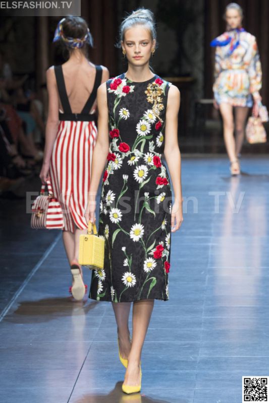 Dolce & Gabbana SS 2016 MFW access to view full gallery. #DolceandGabbana #MFW15