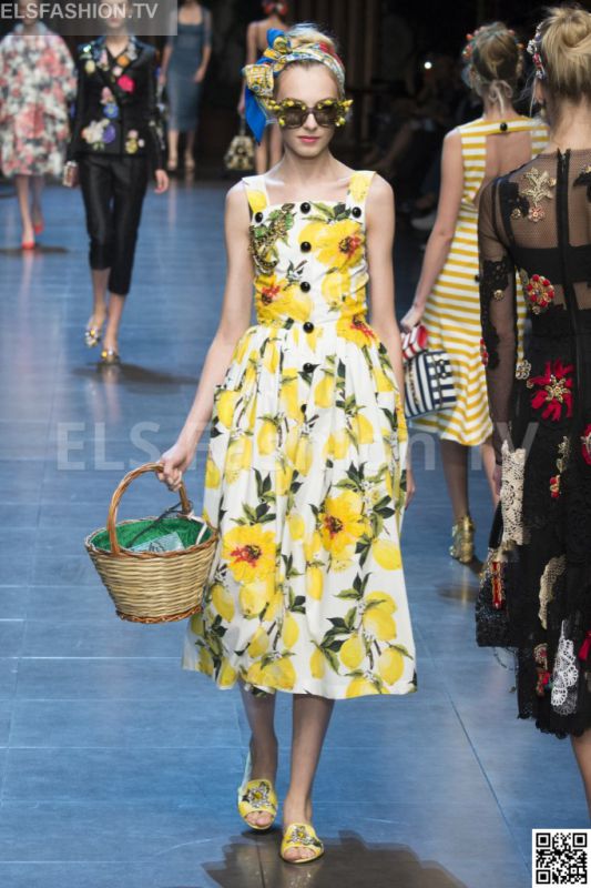 Dolce & Gabbana SS 2016 MFW access to view full gallery. #DolceandGabbana #MFW15