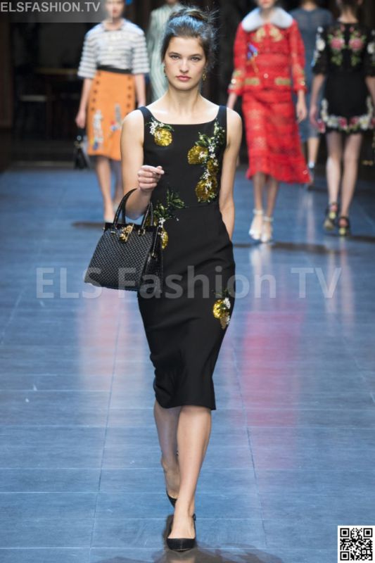 Dolce & Gabbana SS 2016 MFW access to view full gallery. #DolceandGabbana #MFW15