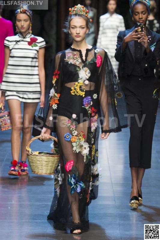 Dolce & Gabbana SS 2016 MFW access to view full gallery. #DolceandGabbana #MFW15