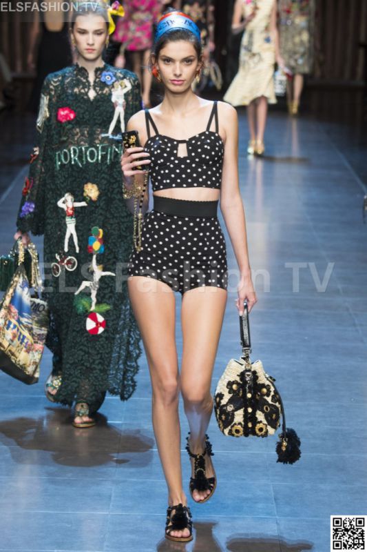 Dolce & Gabbana SS 2016 MFW access to view full gallery. #DolceandGabbana #MFW15