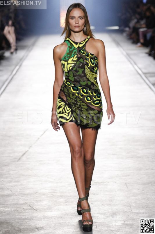 Versace SS 2016 MFW access to view full gallery. #Versace #MFW15 Versace SS 2016 MFW access to view full gallery. #Versace #MFW15