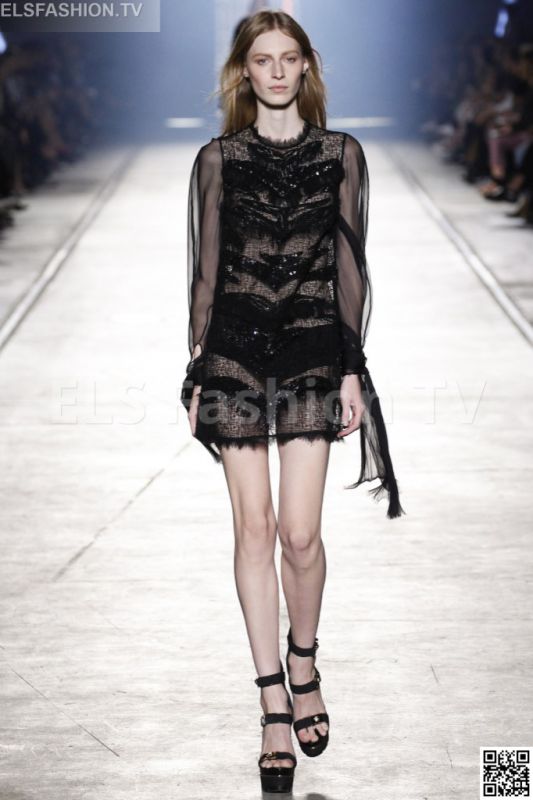 Versace SS 2016 MFW access to view full gallery. #Versace #MFW15 Versace SS 2016 MFW access to view full gallery. #Versace #MFW15