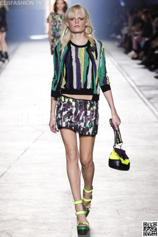 Versace SS 2016 MFW access to view full gallery. #Versace #MFW15