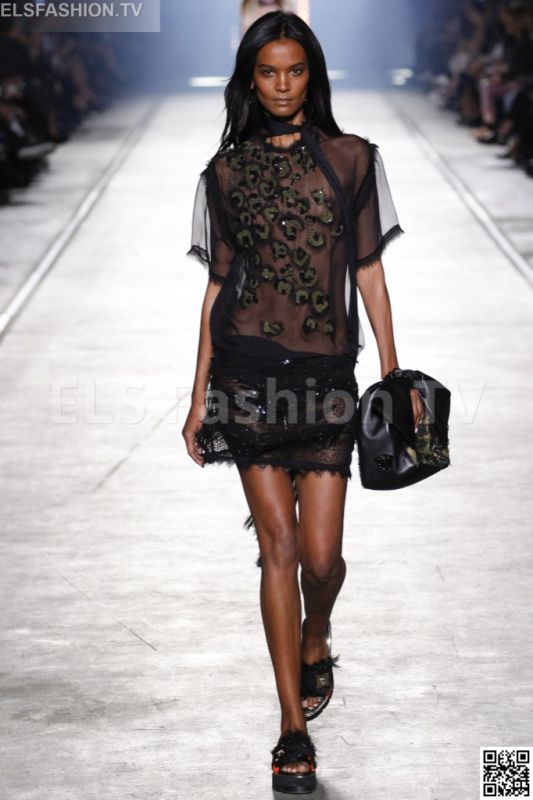 Versace SS 2016 MFW access to view full gallery. #Versace #MFW15 Versace SS 2016 MFW access to view full gallery. #Versace #MFW15