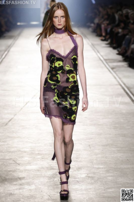 Versace SS 2016 MFW access to view full gallery. #Versace #MFW15 Versace SS 2016 MFW access to view full gallery. #Versace #MFW15