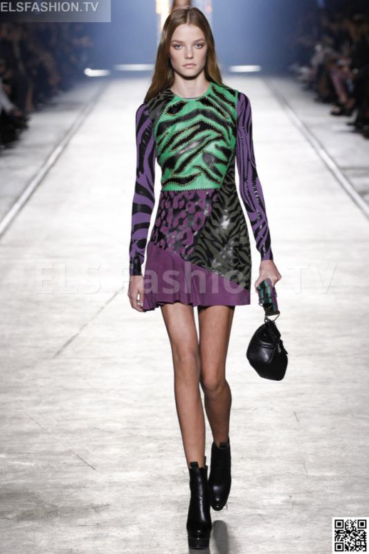 Versace SS 2016 MFW access to view full gallery. #Versace #MFW15 Versace SS 2016 MFW access to view full gallery. #Versace #MFW15