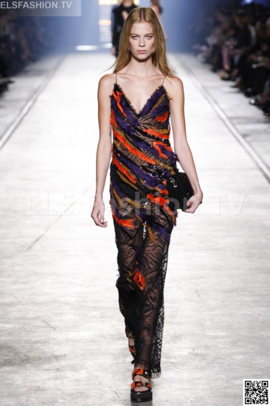Versace SS 2016 MFW access to view full gallery. #Versace #MFW15 Versace SS 2016 MFW access to view full gallery. #Versace #MFW15