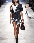 Versace SS 2016 MFW access to view full gallery. #Versace #MFW15 Versace SS 2016 MFW access to view full gallery. #Versace #MFW15