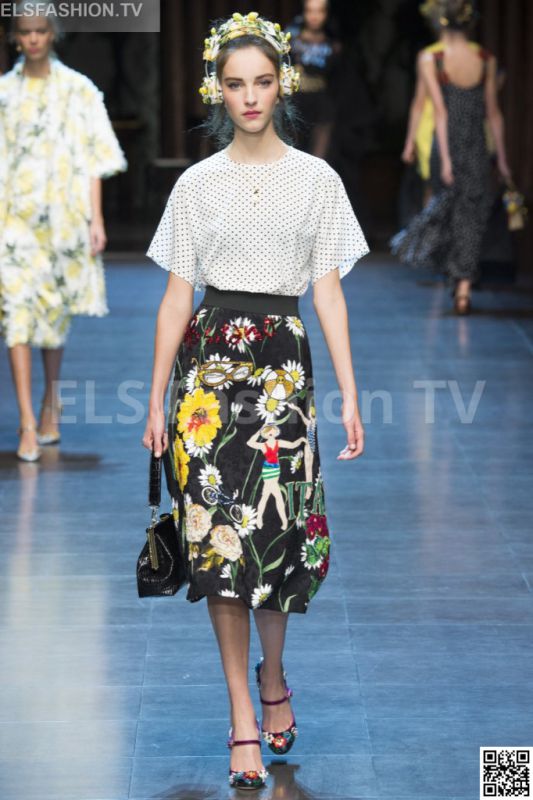 Dolce & Gabbana SS 2016 MFW access to view full gallery. #DolceandGabbana #MFW15