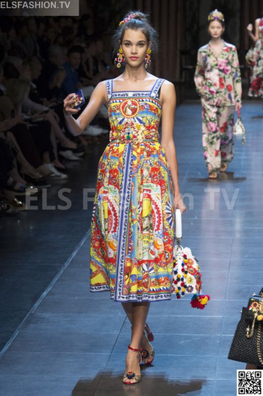 Dolce & Gabbana SS 2016 MFW access to view full gallery. #DolceandGabbana #MFW15 Dolce & Gabbana SS 2016 MFW access to view full gallery. #DolceandGabbana #MFW15