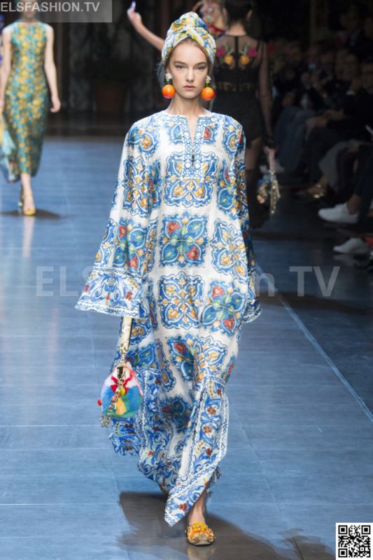 Dolce & Gabbana SS 2016 MFW access to view full gallery. #DolceandGabbana #MFW15