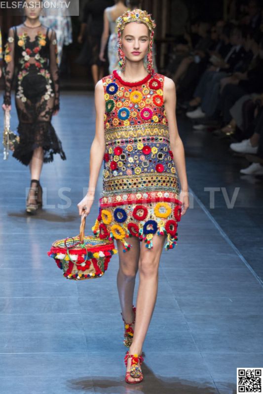 Dolce & Gabbana SS 2016 MFW access to view full gallery. #DolceandGabbana #MFW15