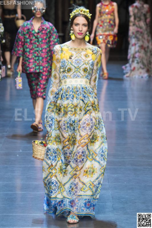 Dolce & Gabbana SS 2016 MFW access to view full gallery. #DolceandGabbana #MFW15