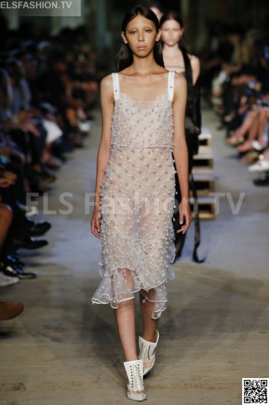 Givenchy SS 2016 NYFW access to view full gallery. #Givenchy #nyfw15